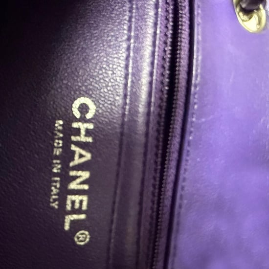 Chanel Mini Classic Square Flap Schultertasche aus lila Lammleder - Image 5