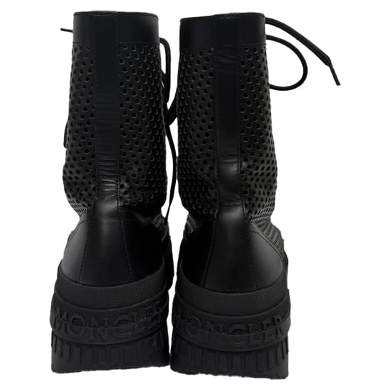 Moncler Carinne Perforierte Knöchelschuh-Stiefel aus schwarzem Leder - Image 3