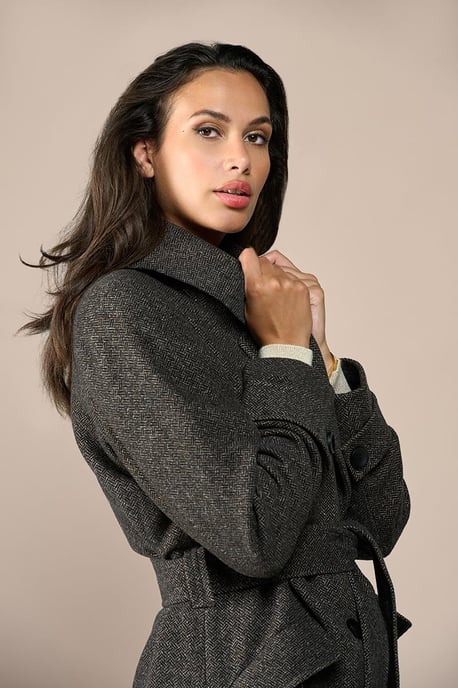 Chloe Mantel Braun - Image 2