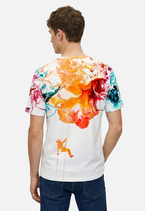 "Paint Pour Climber" T-shirt - Image 3