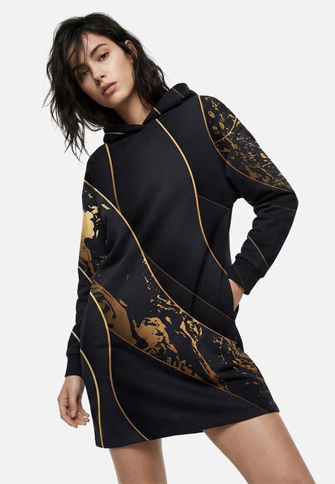 "Black and Gold" Oversize Hoodie-Kleid - Image 2