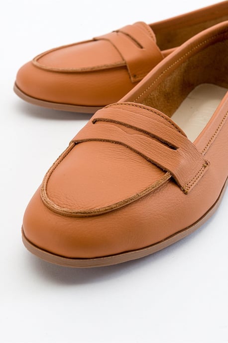 Dorothy Leder Loafer - Image 2