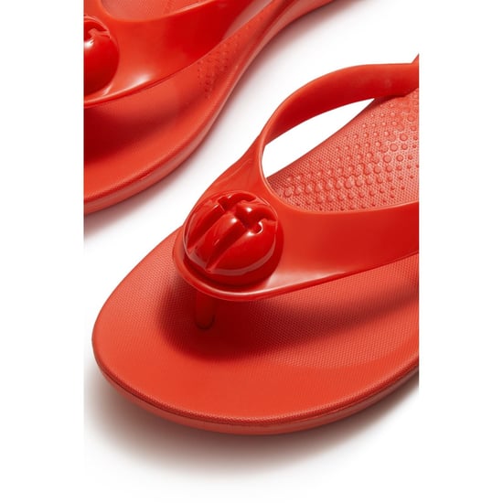 Fitflop iQushion Glossy-Button Polyurethan Damen Flip-Flops in Kirschrot - Image 5