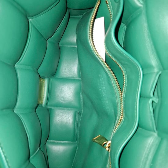 Bottega Veneta Gepolsterte Kassette Schultertasche aus grüner Leder - Image 6