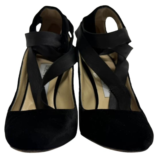 Jimmy Choo Rosana Knöchel-Bindeschuhe aus schwarzem Samt - Image 2