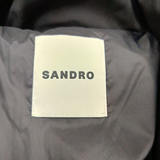 Sandro Stepp-Daunenjacke mit Reißverschluss aus schwarzem Polyamid - Image 5