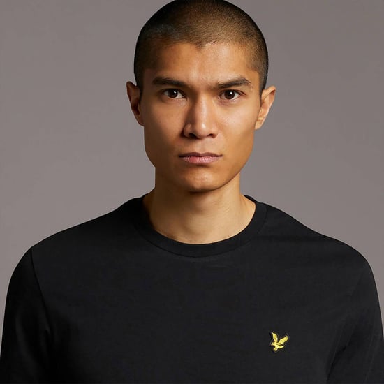 Lyle & Scott Einfarbiges T-Shirt in Schwarz - Image 4