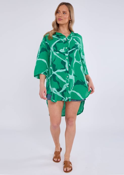 Grünes Mini-Hemdkleid mit abstraktem Leinenmuster - Image 1