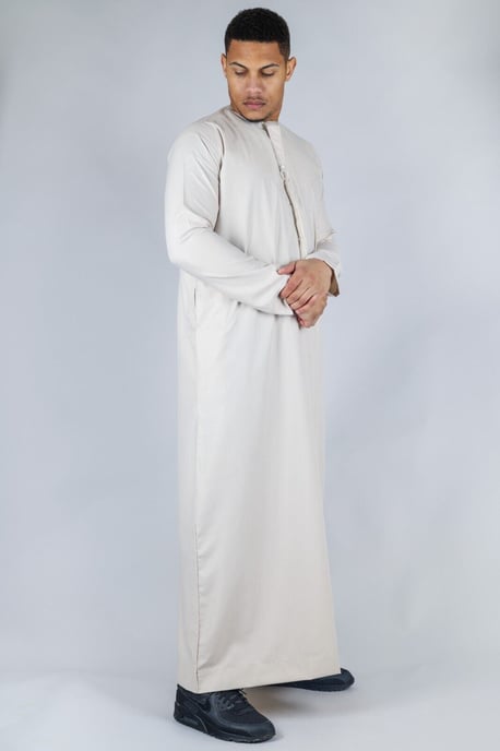 Herren Beige Thobe Emirati Islamische Jubba Robe Eid Quaste Slim Fit - Image 5
