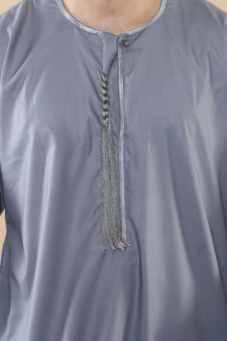 Grauer Thobe Jubba für Herren, Saudi-arabischer Eid-Emirati-Kaftan, Jubbah-Quastenrobe - Image 4