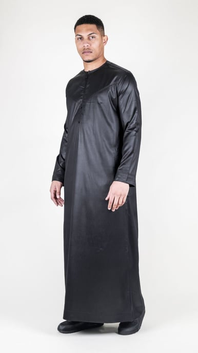 Schwarzes Thobe-Gewand für Herren aus Satin, emiratische islamische Jubba Eid, normale Passform - Image 3