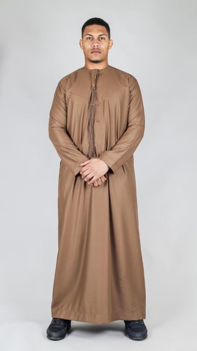 Braune Thobe Emirati islamische Jubba-Robe für Eid-Quasten, reguläre Passform - Image 5