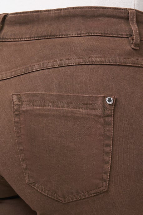 Twigie gefärbte Shape-On Straight Jeans | Nougat - Image 4