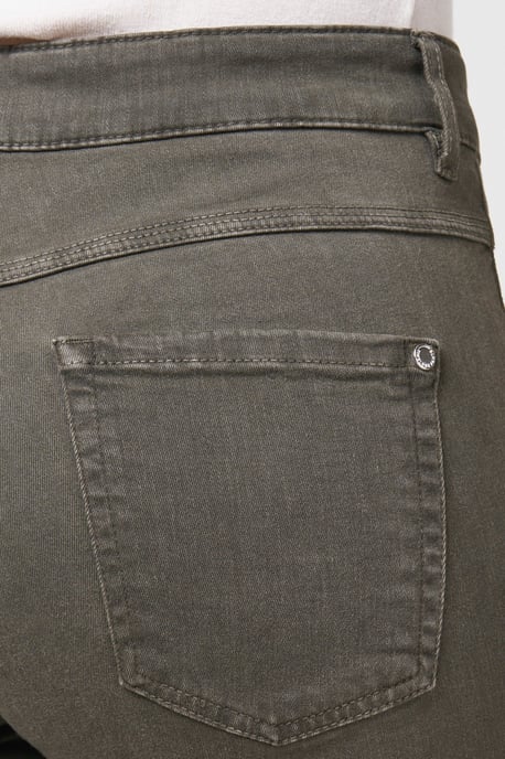 Twigie Bunt Geformte Gerade Jeans Shorts | Olivgrün - Image 4