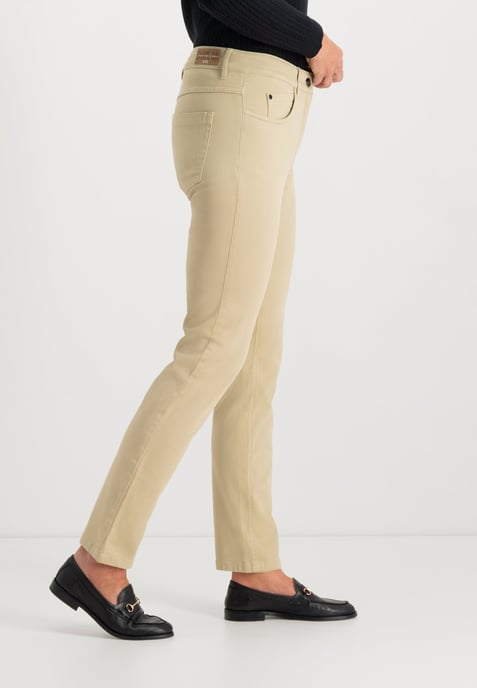 Twigie Farbenfrohe Shape-On Gerade Jeans | Kitt - Image 2