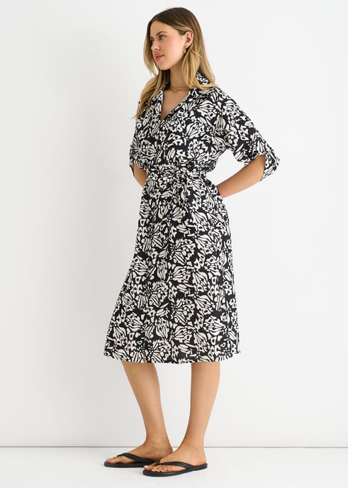 Schwarzes Hemd mit Gürtel und Knopfleiste Midikleid - Image 3