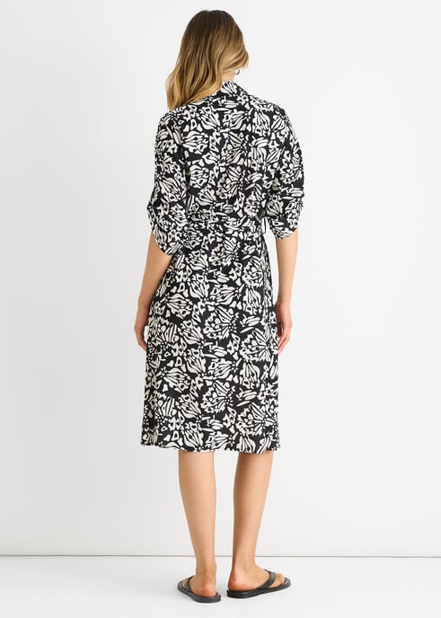 Schwarzes Hemd mit Gürtel und Knopfleiste Midikleid - Image 4