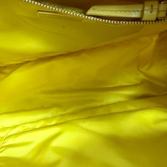 Prada Giallo Tessuto Chain Tote Bag aus gelbem Nylon - Image 4