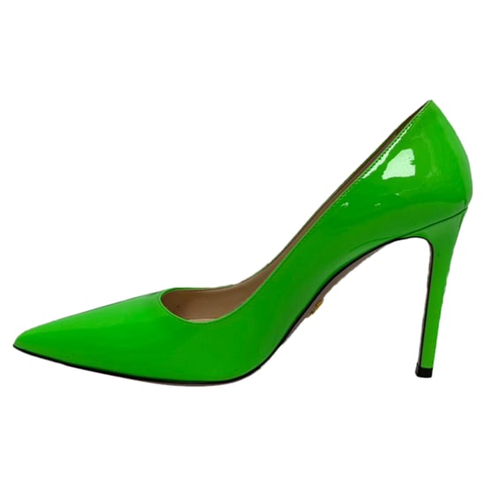 Prada Pumps mit spitzer Zehenpartie aus grünem Lackleder - Image 4