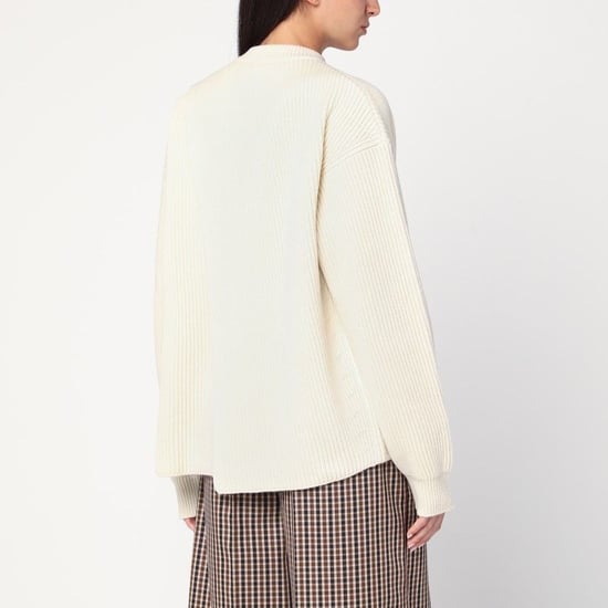 Weißer gerippter Rundhals-Pullover - Image 2