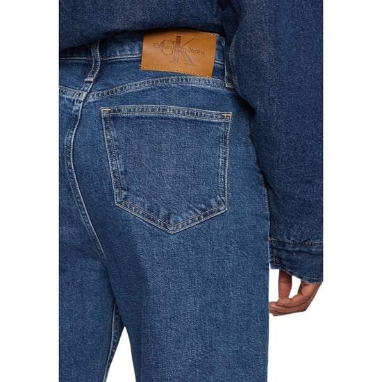 Hoch geschnittene Jeans im klassischen Schnitt - Image 4
