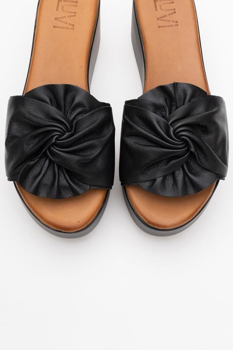 Syndra Bow Keilabsatz Leder Sandale - Image 3