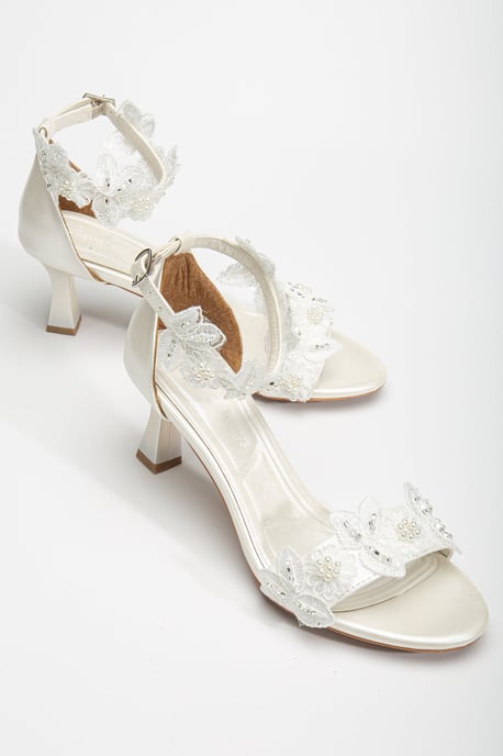 Birdie Lace Kitten Absatz Sandalen - Image 1
