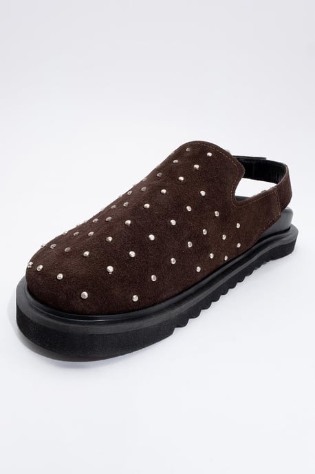 Our Leather Studded Clogs (Damen) - Image 3