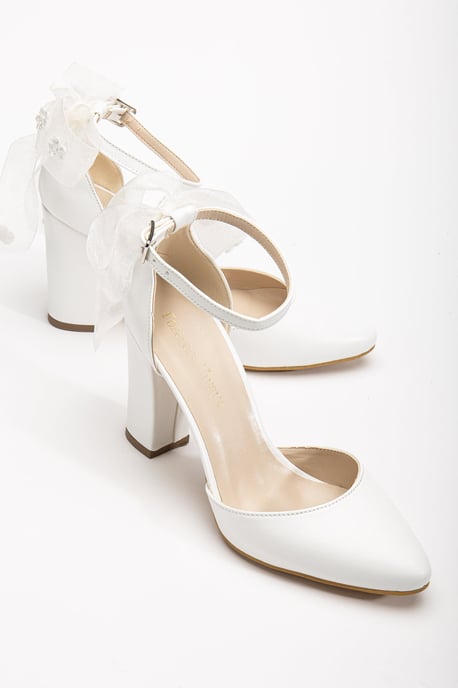Lilly Brautschuhe mit Spitzen-Schleife am Absatz - Image 1