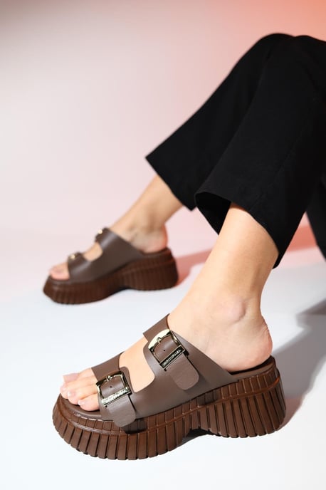 Joanes Leder Two-Strap Plateau Sandale (Women) - Image 4