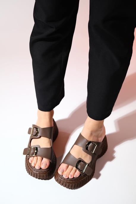 Joanes Leder Two-Strap Plateau Sandale (Women) - Image 5