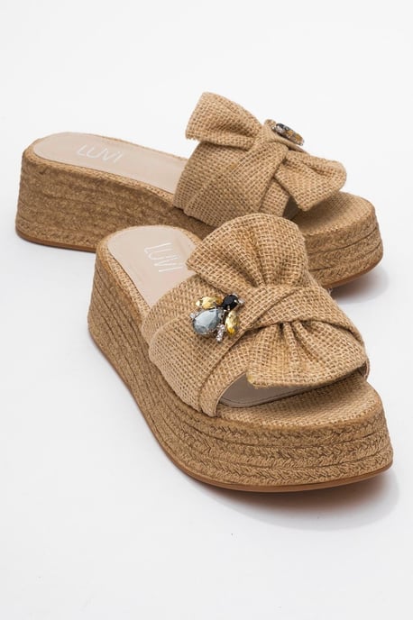 Shara Braided Bow & Bee Schnalle Plateau Sandale - Image 1