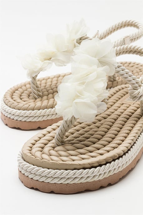 SANTRA Schnürer Thong Sandalen (Women) - Image 3