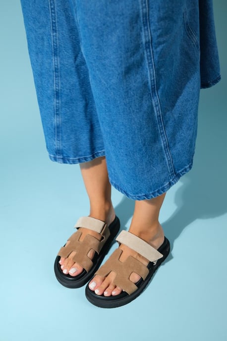 Morte Leder Slide Sandale (Women) - Image 2