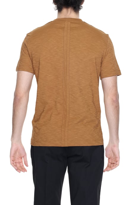 Rundhals-T-Shirt mit strukturiertem Stil - Image 2