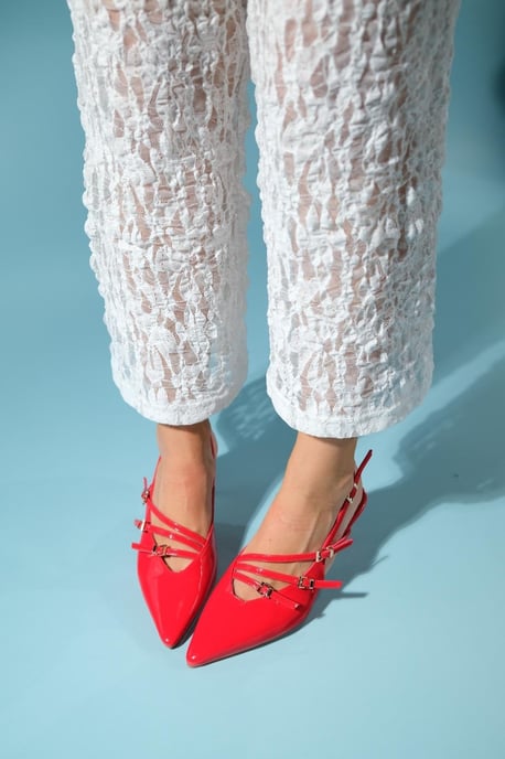Magra Spitzer Zehenbereich Slingback Stiletto - Image 6