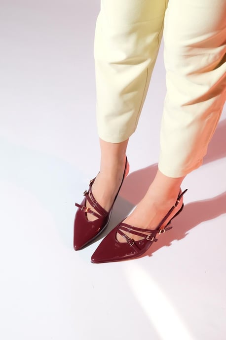 Magra Spitzer Zehenbereich Slingback Stiletto - Image 6