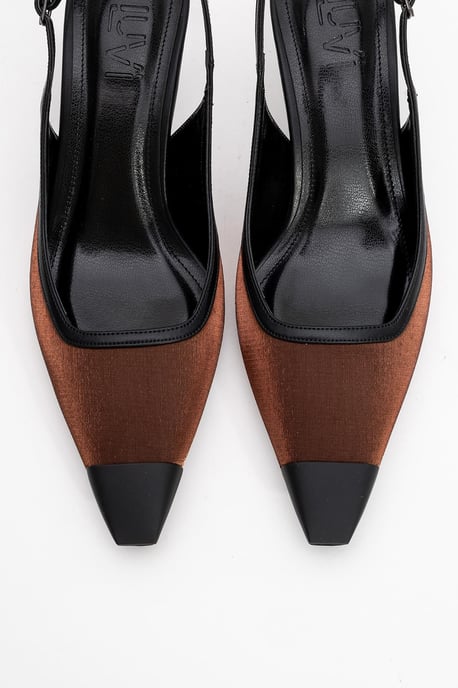 Alive Satin Spitzer Pumps (Damen) - Image 3