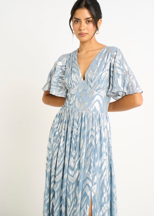 Blaues Metallic-Folien-Print Maxikleid mit kurzen Ärmeln - Image 2