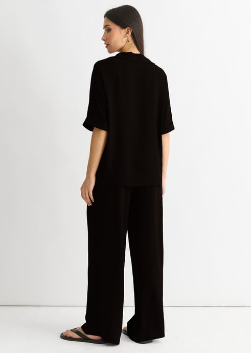 Schwarzes Air Flow Shirt in Übergröße - Image 4