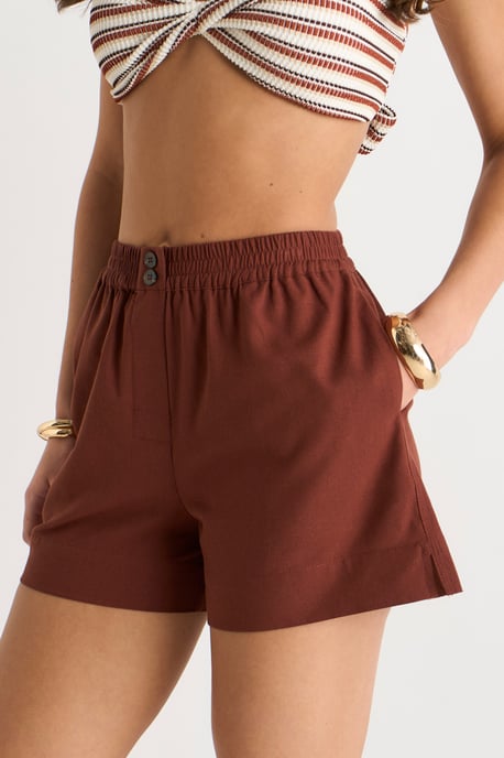 Shorts aus Leinenmix mit Gummizug an der Taille in Schokolade - Image 3
