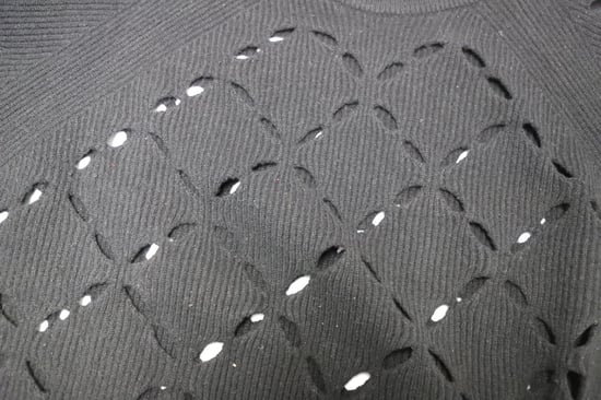 Versace Pullover mit Laserausschnitt aus schwarzer Wolle - Image 6