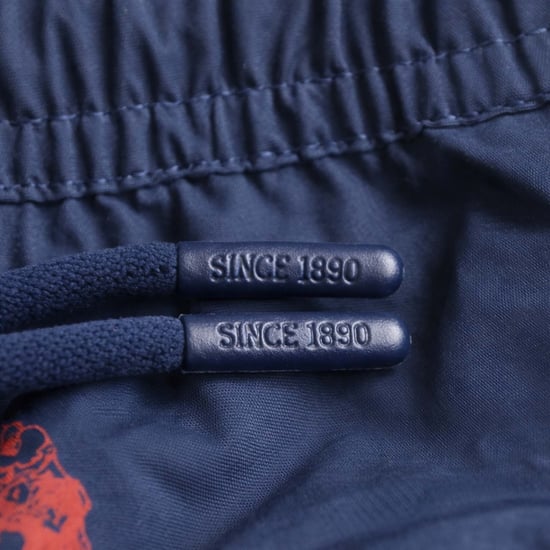 U.S. Polo Assn. Herren Badeshorts mit Allover-Logo-Design - Image 4