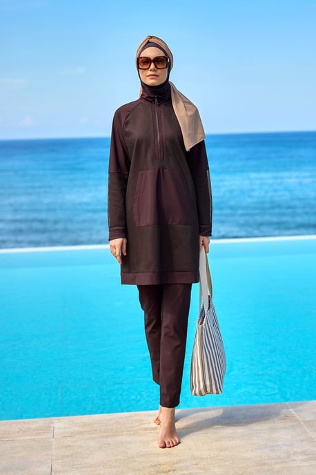 Braunes Burkini-Set mit vollständiger Abdeckung und Tülldetail. Bescheidenes Bademode-Burkini-Set - Image 2