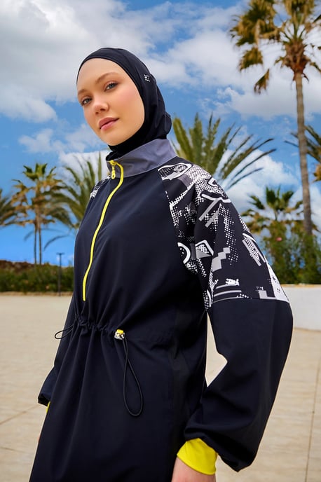 Schwarzer, vollständig bedeckender, bescheidener Burkini mit Ärmeldetail - Image 3