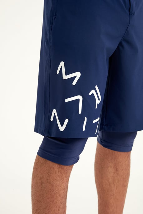 Marina Marineblaue bescheidene Herren-Badeshorts - Image 5