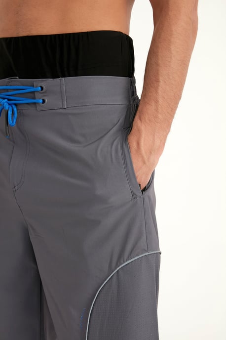 Bescheidene Badeshorts für Herren von Marina Grey - Image 5