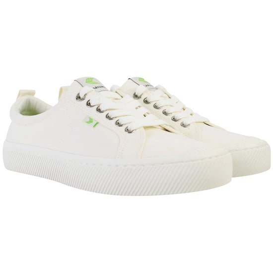 Cariuma OCA Unisex Weiße Sneakers - Image 2