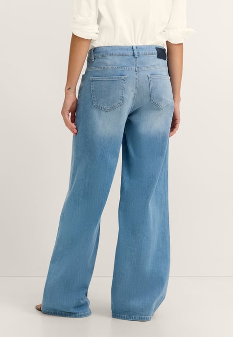 Bugatti Damen Jeans Modern Fit 5-Pocket leicht ausgestellt - Image 2