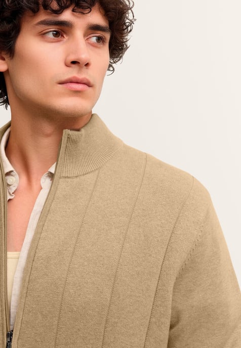 Bugatti Herren Strickjacke mit Streifen in 3D-Optik - Image 5
